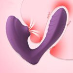 vibrator, trilfunctie, zuigfunctie, G-spot stimulatie, clitorale stimulatie, luxe uitvoering, lichaamsveilig materiaal, ergonomisch ontwerp, intens genot, seksspeeltje.